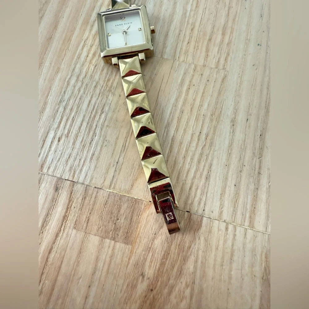 Anne Klein brand anne